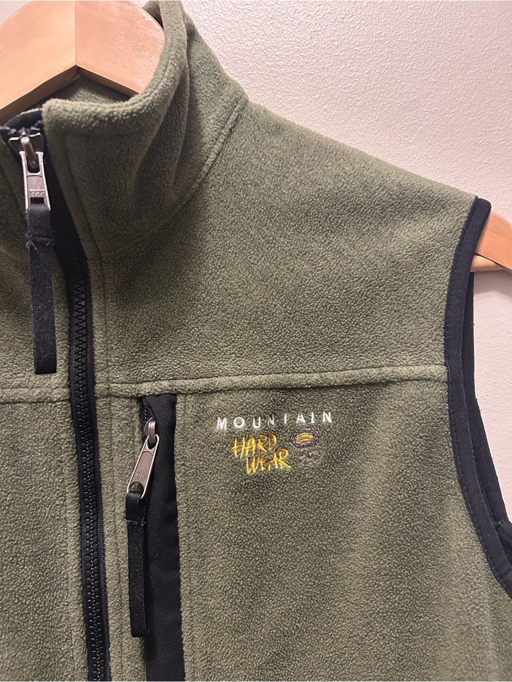 Mountain Hardwear Olive Green Women’ Fleece Vest with Black Trim size 8